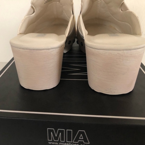 Womens MIA Slip On Clogs Size 8 M Lightweight Bone Color Faux Wood Sole New - Picture 4 of 12